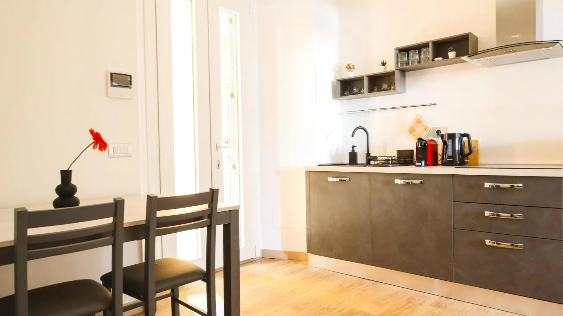 Milano Navigli Mario Porta Genova Apartment 0*, Milan